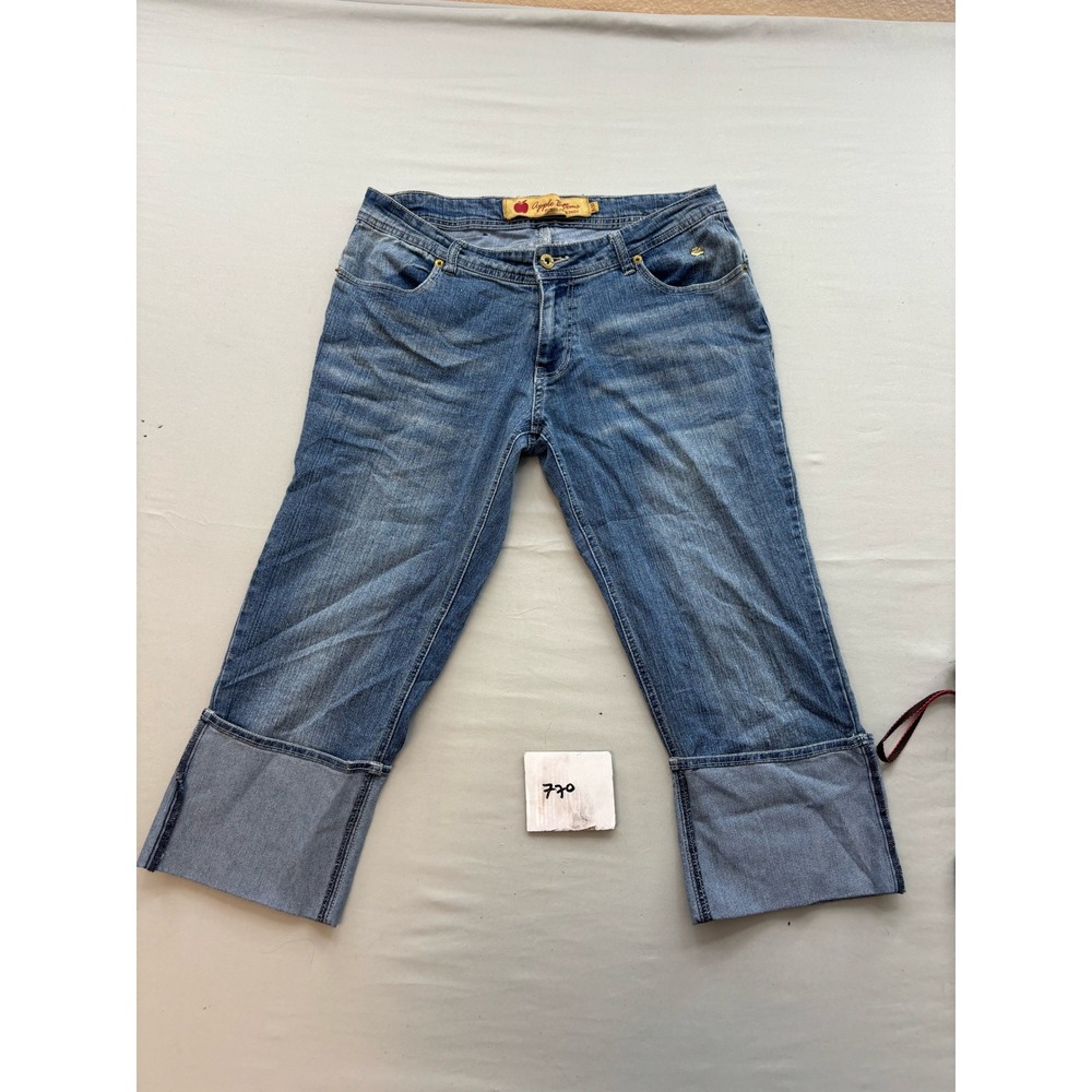 Apple Bottoms Womens Cuffed Denim Capri Jeans Medium Wash Embroidered Pockets 9